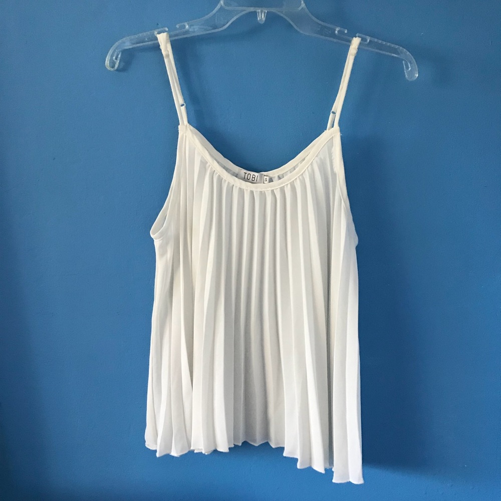 Tobi flowy top
